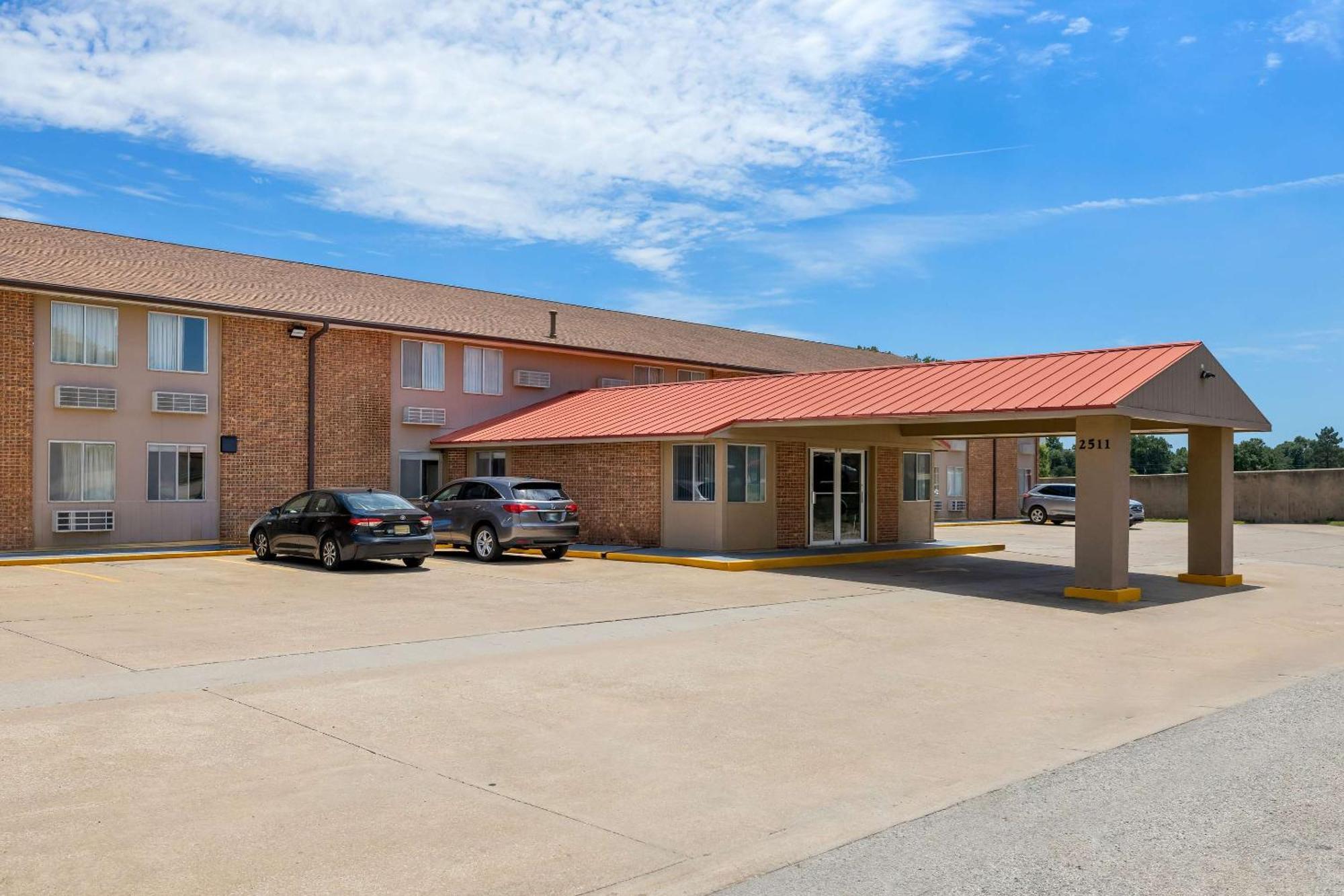 Econo Lodge Emporia Exteriör bild
